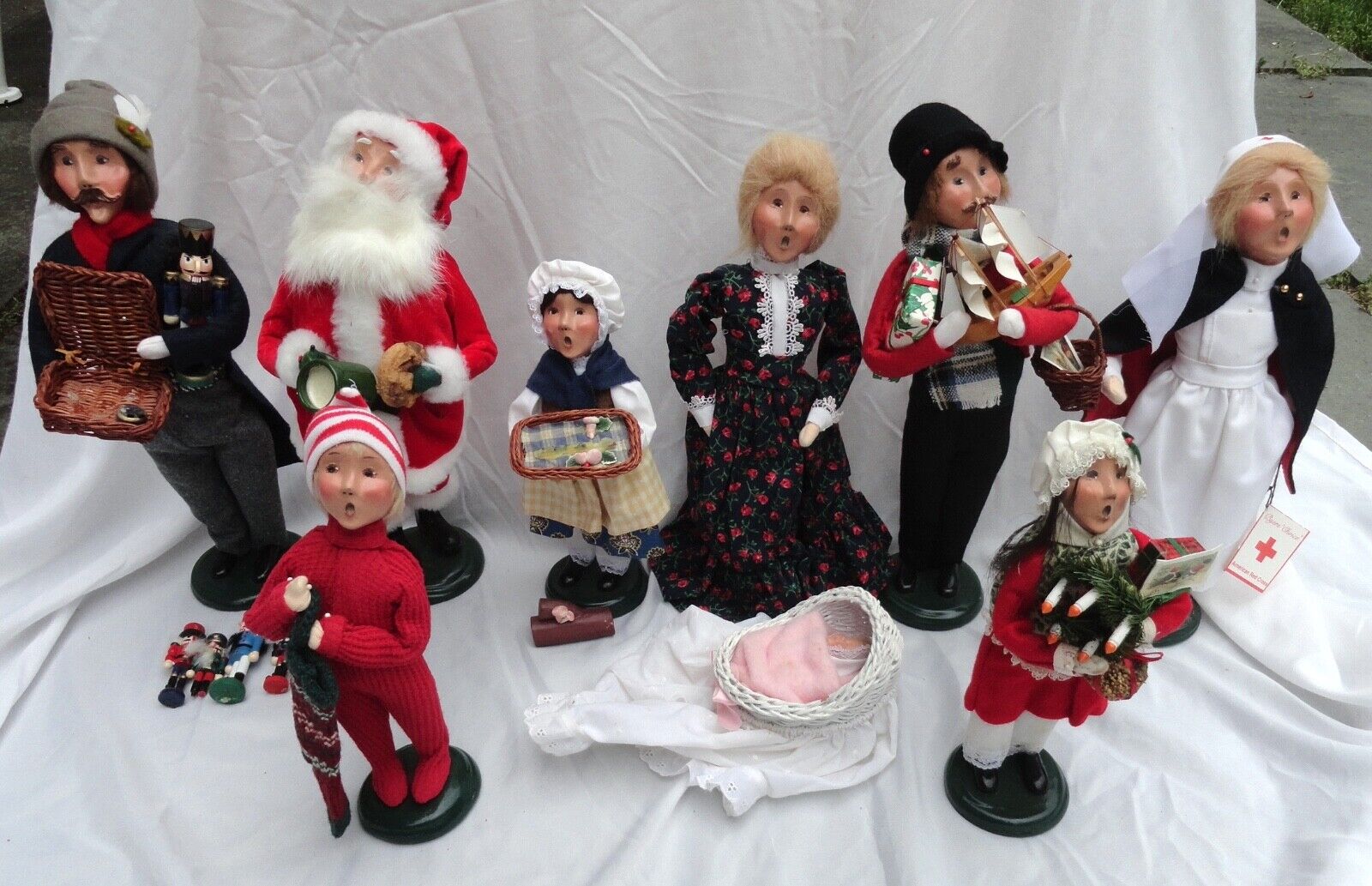 Lot of 9 Byers Choice Figurines, 2003, USED