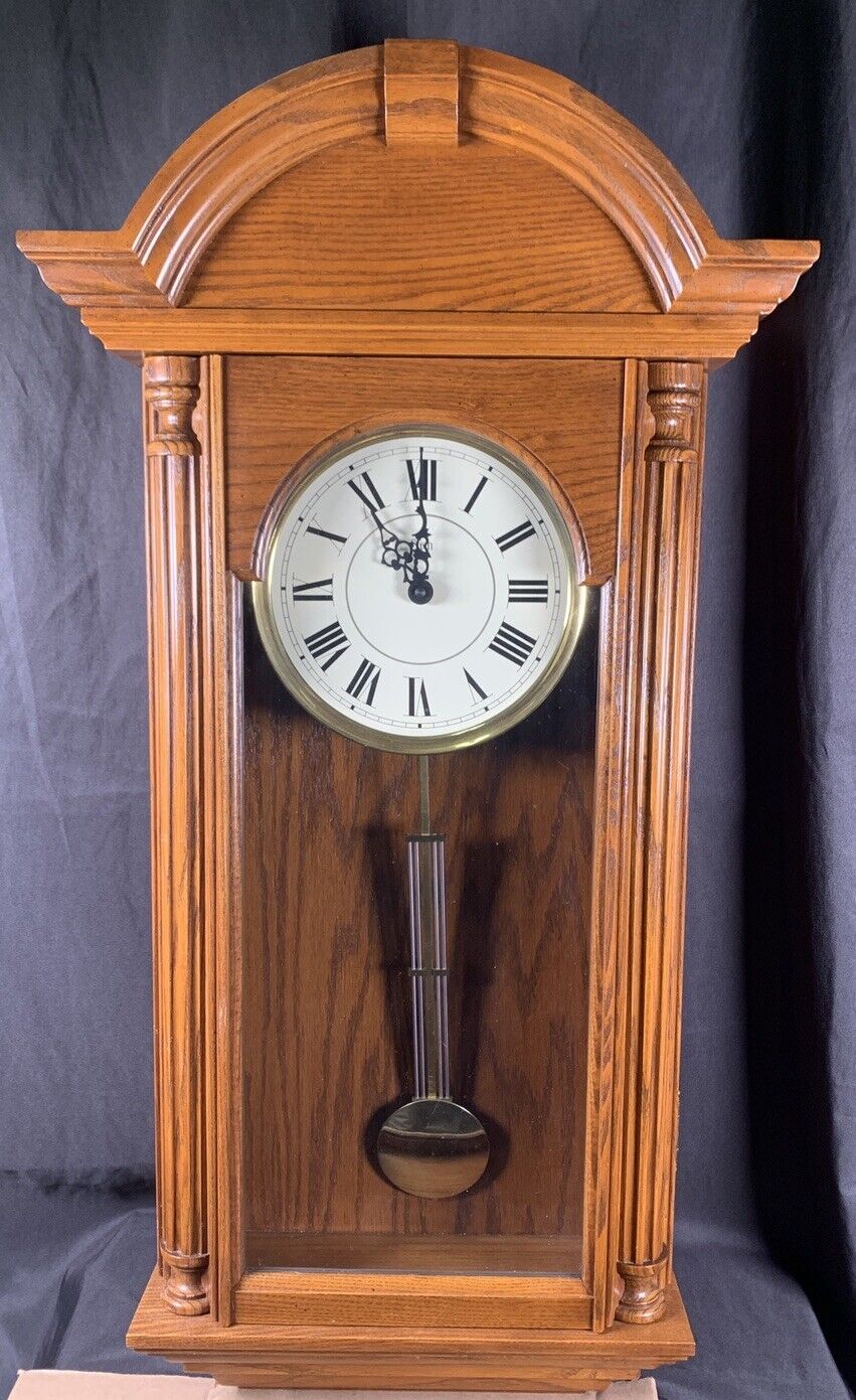 ✨Sligh Wall Clock Model number 11782–1 made in Michigan USA 29”x15”x6”✨