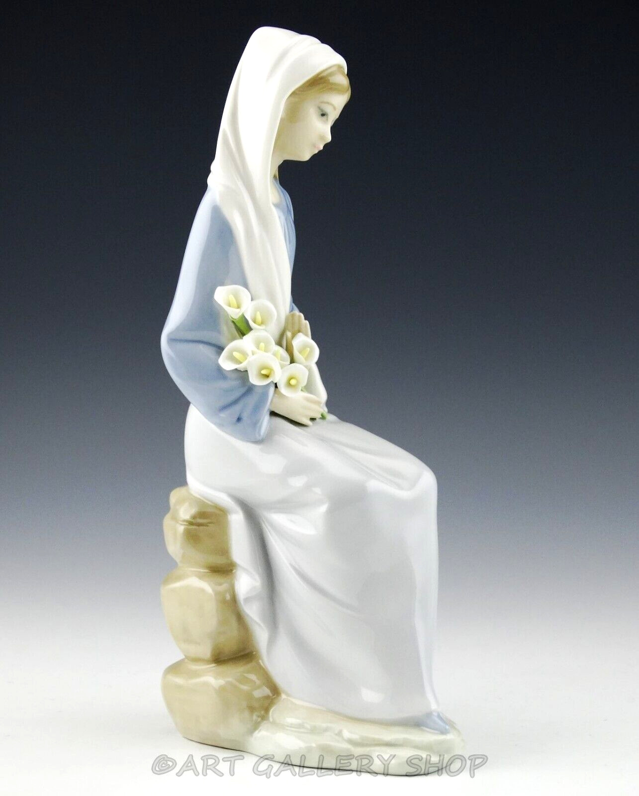 Lladro Figurine SITTING MADONNA GIRL W/ CALLA LILIES FLOWERS #4972 Retired Mint