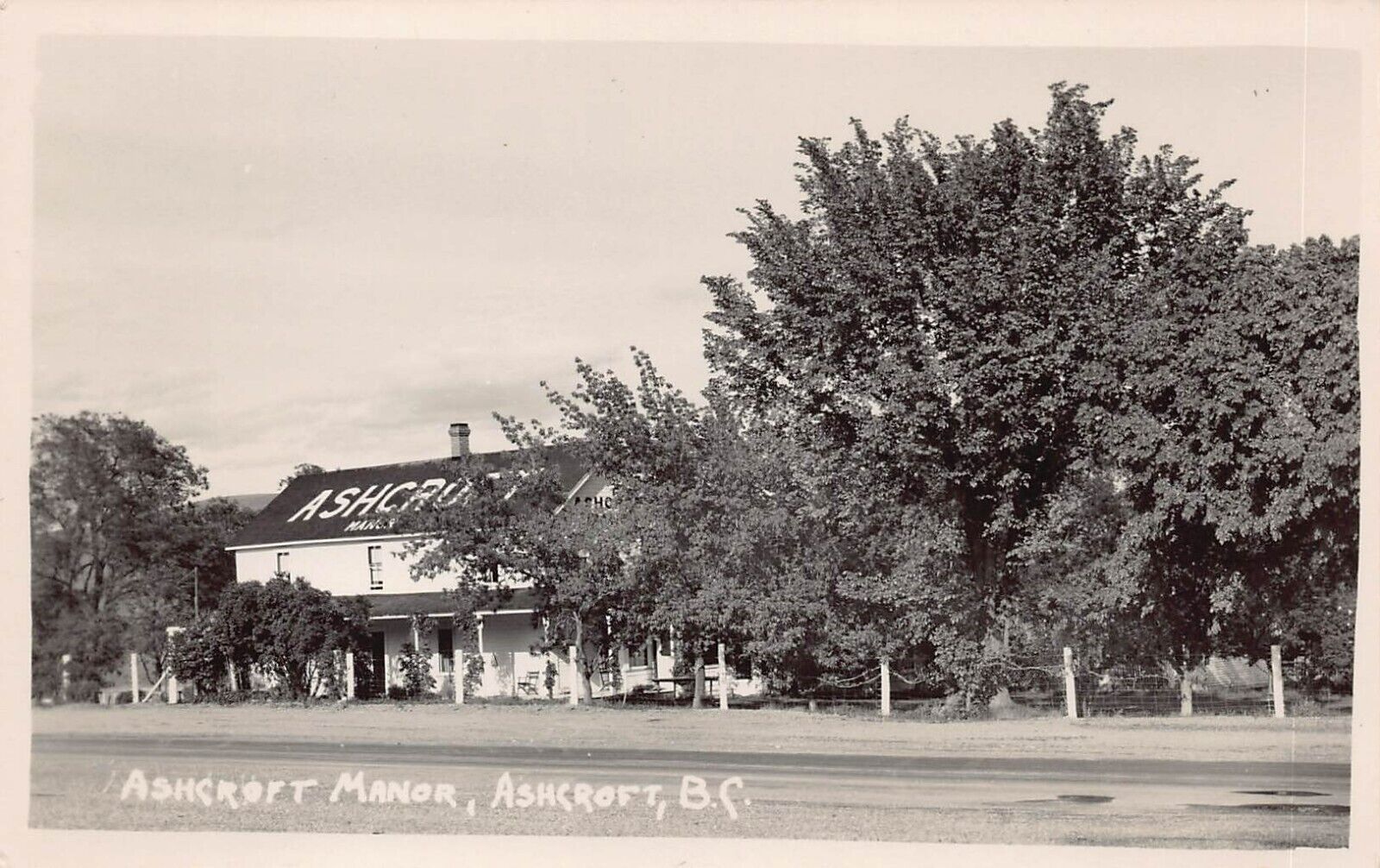 RPPC Ashcroft Manor Ranch Restaurant BC Canada Roadside Photo Vtg Postcard Y5