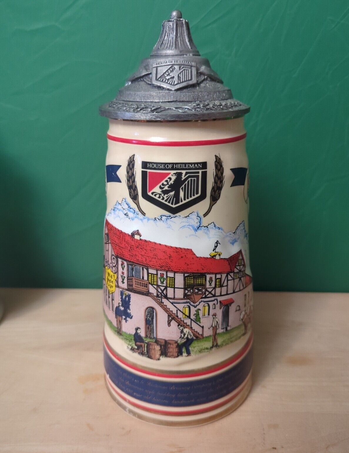 The House Of HEILEMAN BREWING COMPANY LIDDED STEIN - 1993 MADE IN USA Broke Lid