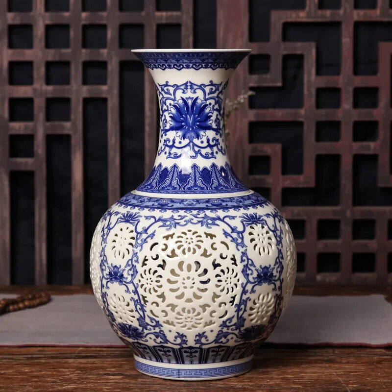 Jingdezhen Hollow Ceramic Vase Chinese Blue And White Pierced Vase Decoration