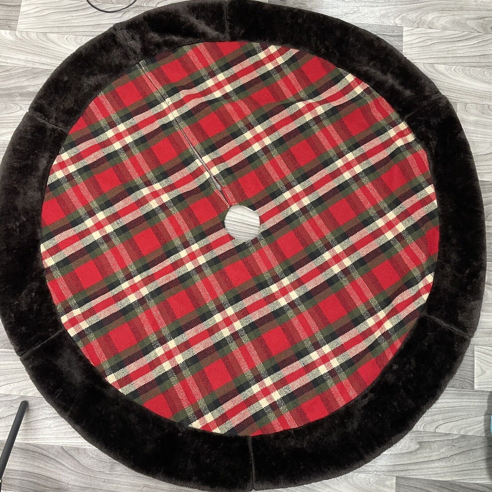 Unbranded  Wool Blend RED PLAID TARTAN CHRISTMAS🎄TREE SKIRT with Faux Fur Trim