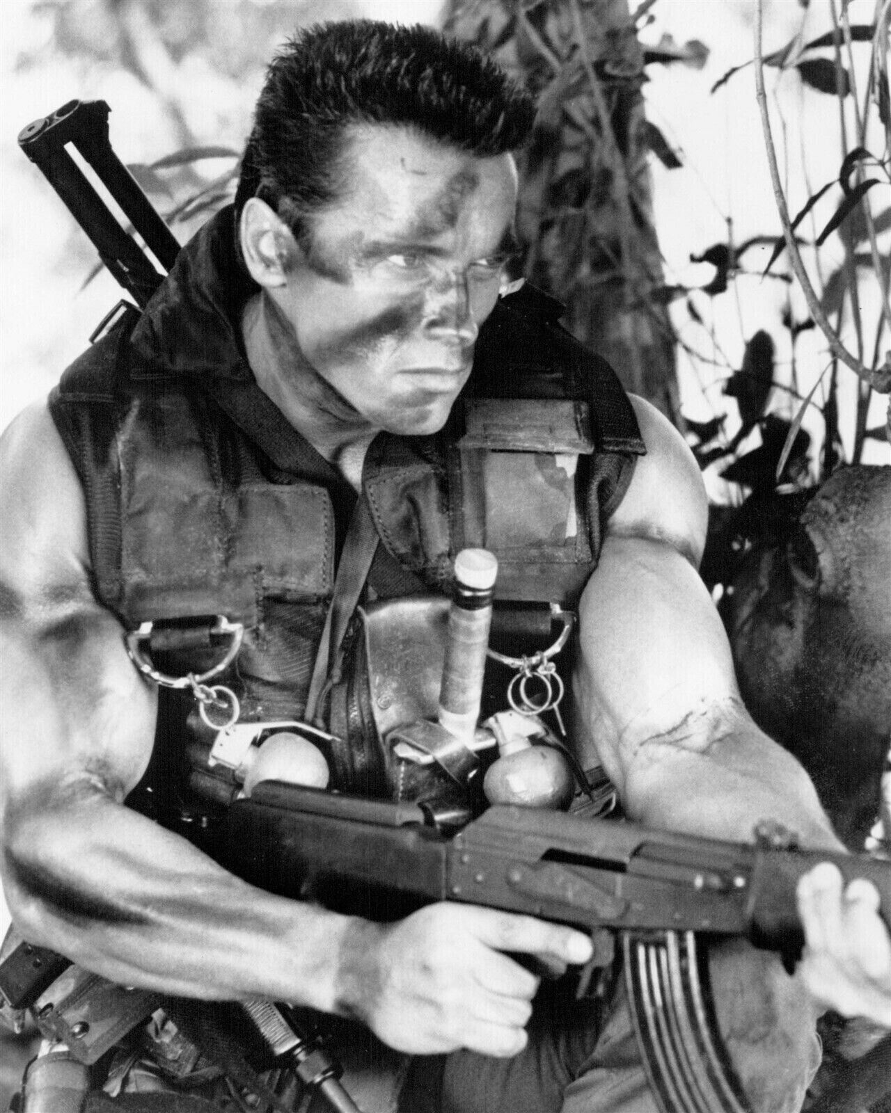 Arnold Schwarzenegger machine gun at the ready John Matrix Commando 24x30 Poster