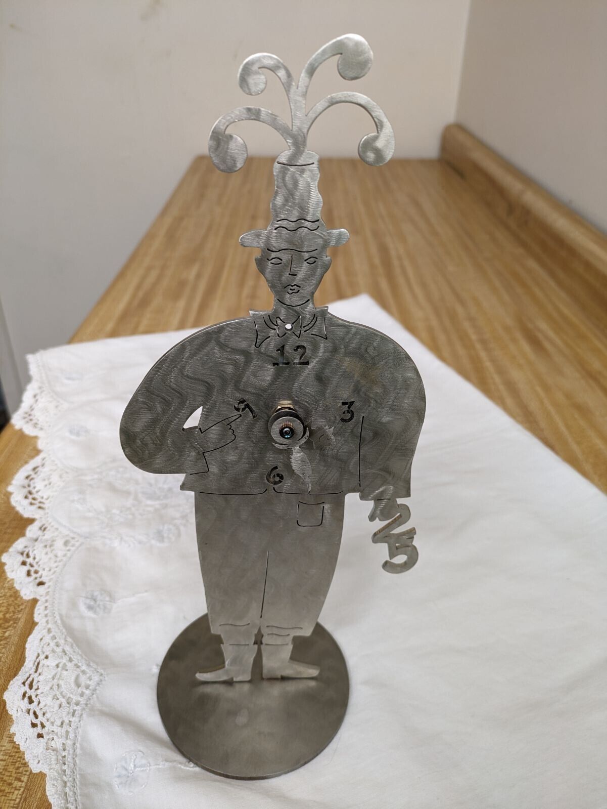 Vtg. Amy Hess brushed metal sculpture clown clock on base. Ark, Ny.