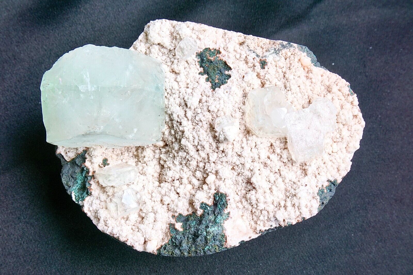 Amazing Big light green Apophyllite crystal on Chalcedony - India - ES-ZM10019