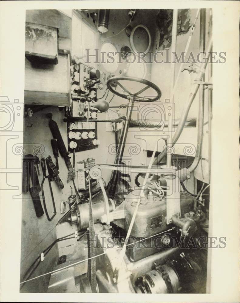 1926 Press Photo Interior view of the engine room and driver seat of touring car