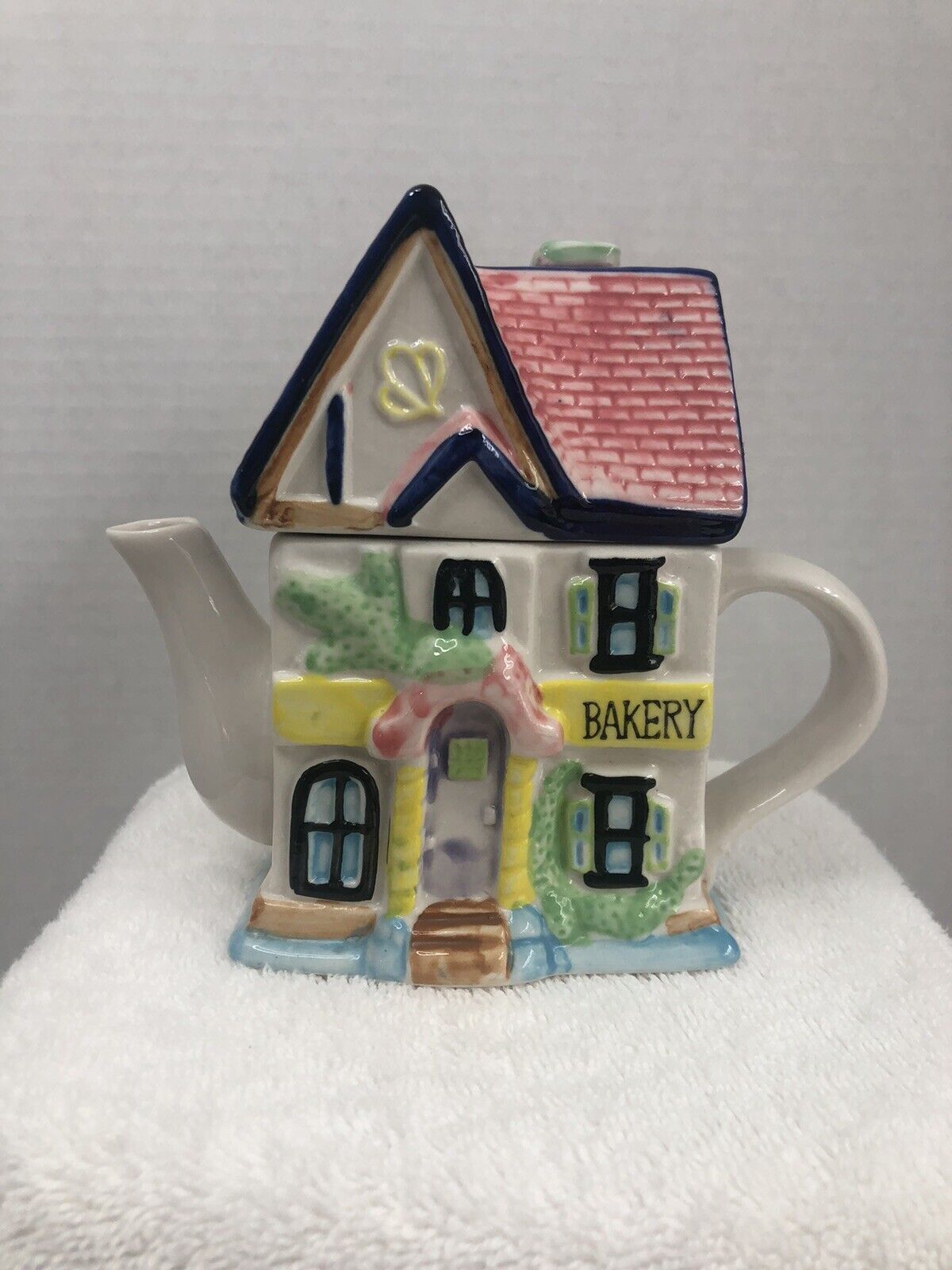 Ceramic Cottage Style Tea Pot Bakery Shop, Kitchen Decor, Starite Industries Inc