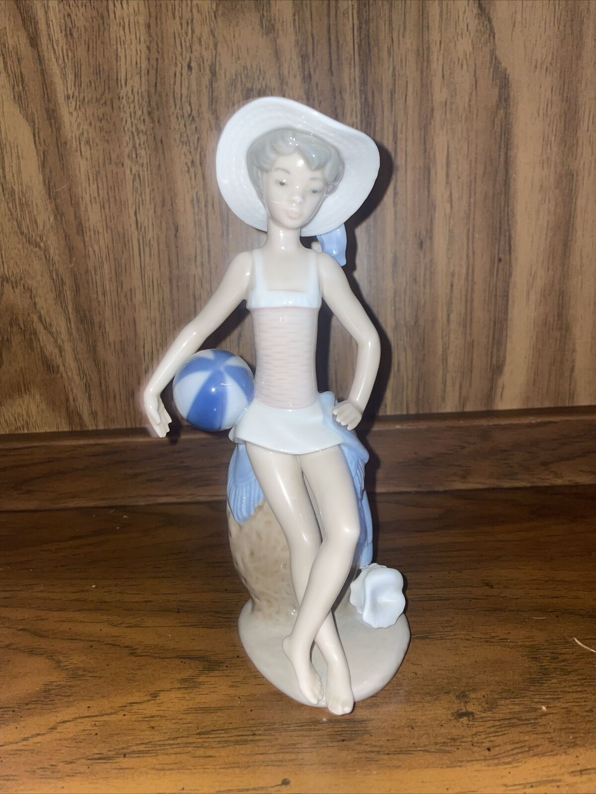 Vintage Lladro 5219 Porcelain Summer Girl with Beach Ball 1983 Flawless