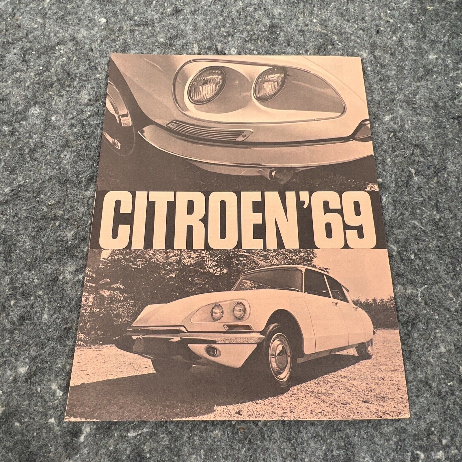 Original 1969 Citroen Dealer Sales Brochure Folder DS-21
