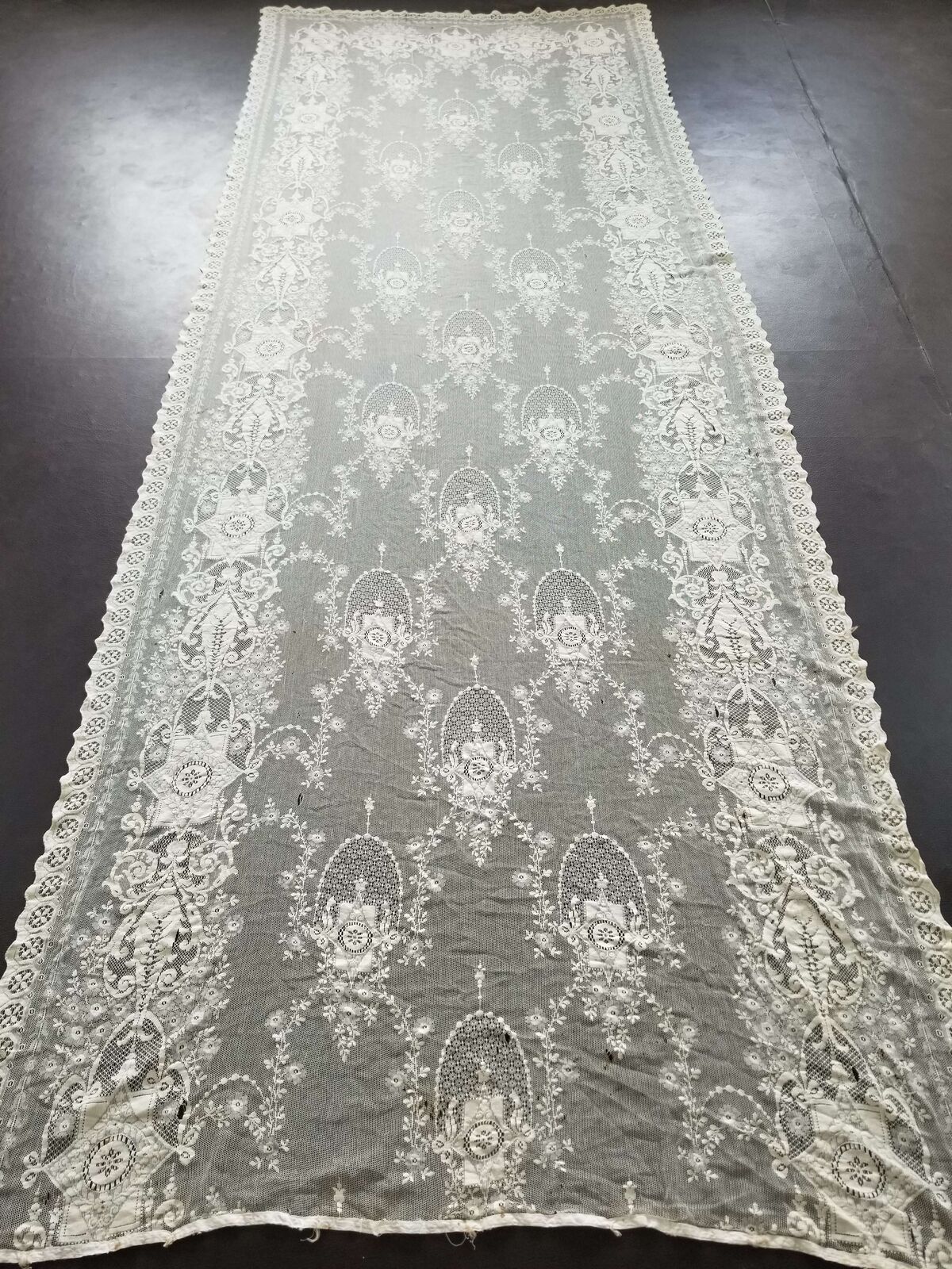 Vintage Beautiful Mixed Lace Tablecloth 258x130cms