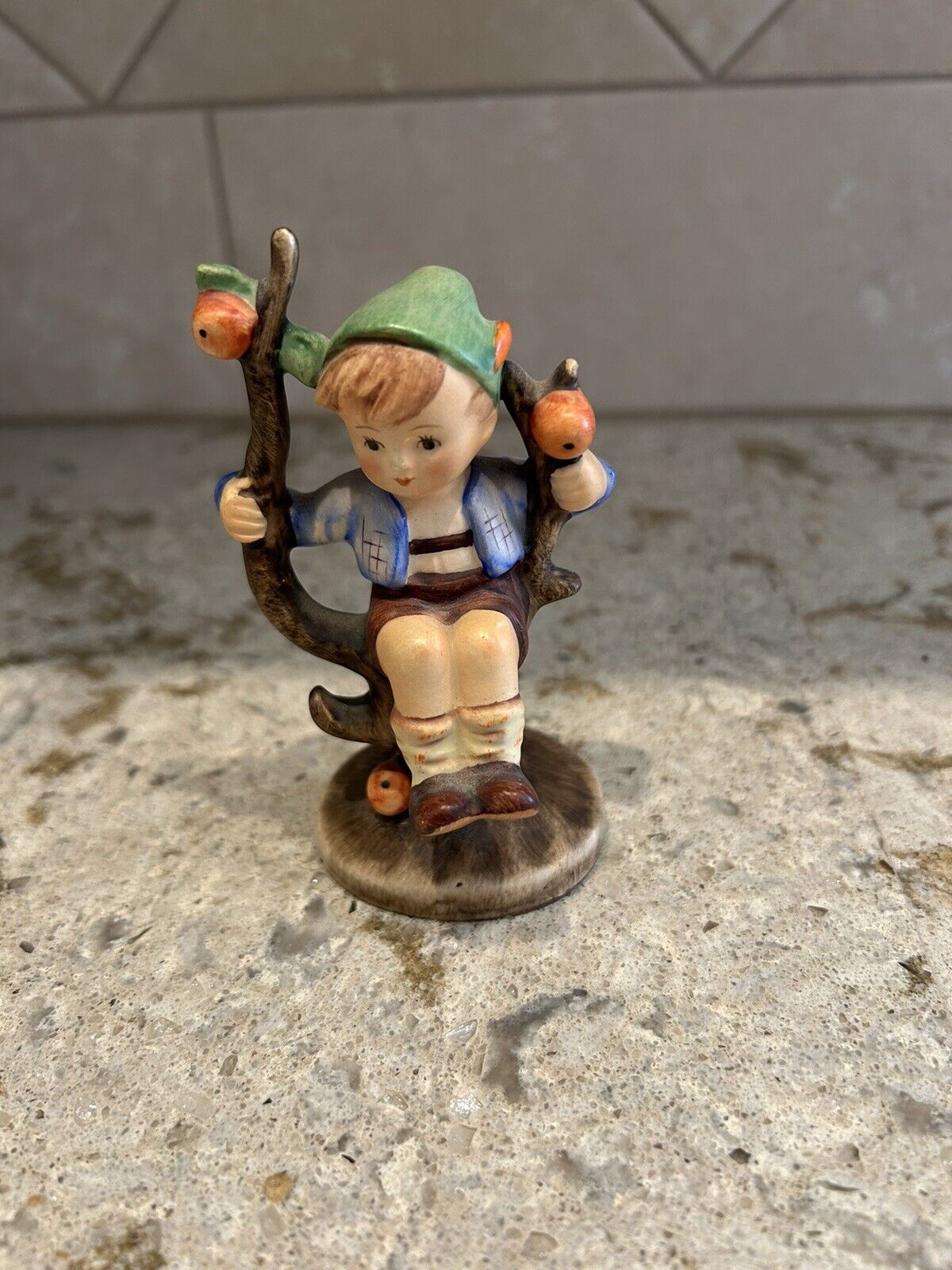 Goebel Hummel Figurine, APPLE TREE BOY, 142 3/0   Tmk 2 West Germany