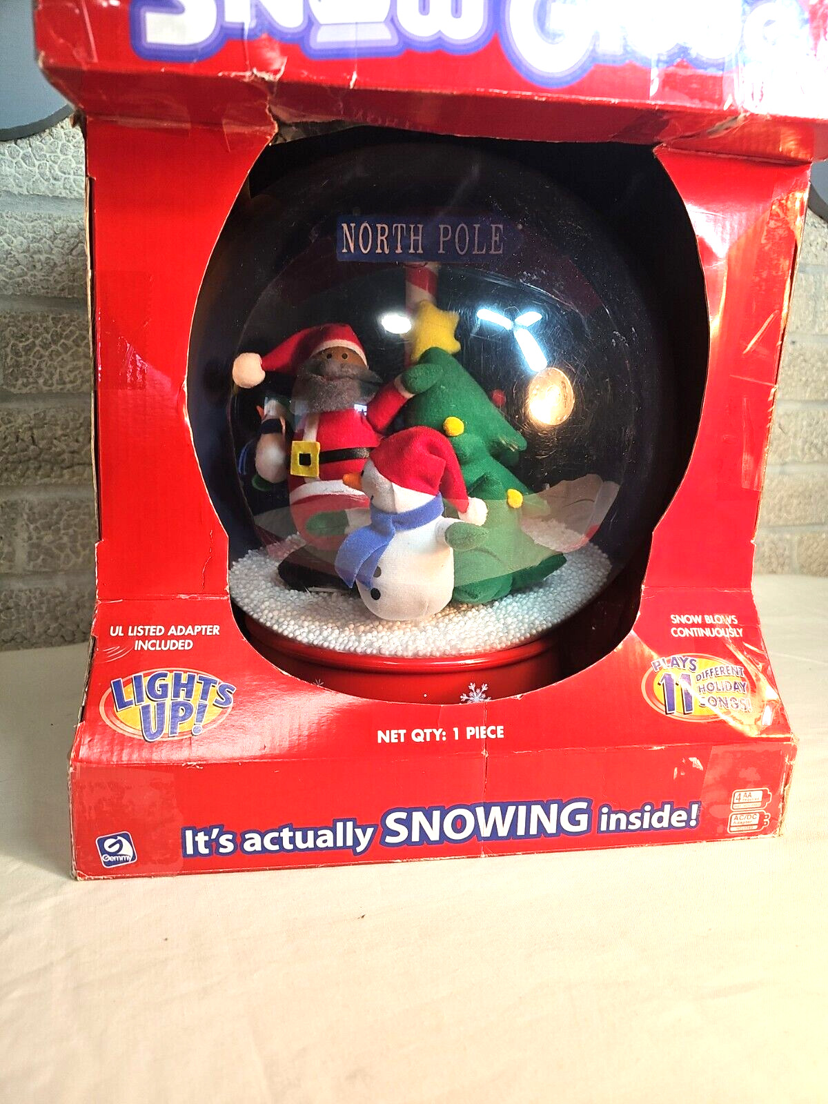 2005 Gemmy Snow Globe Indoor Table Top North Pole Snowmen Lights Musical 11 song