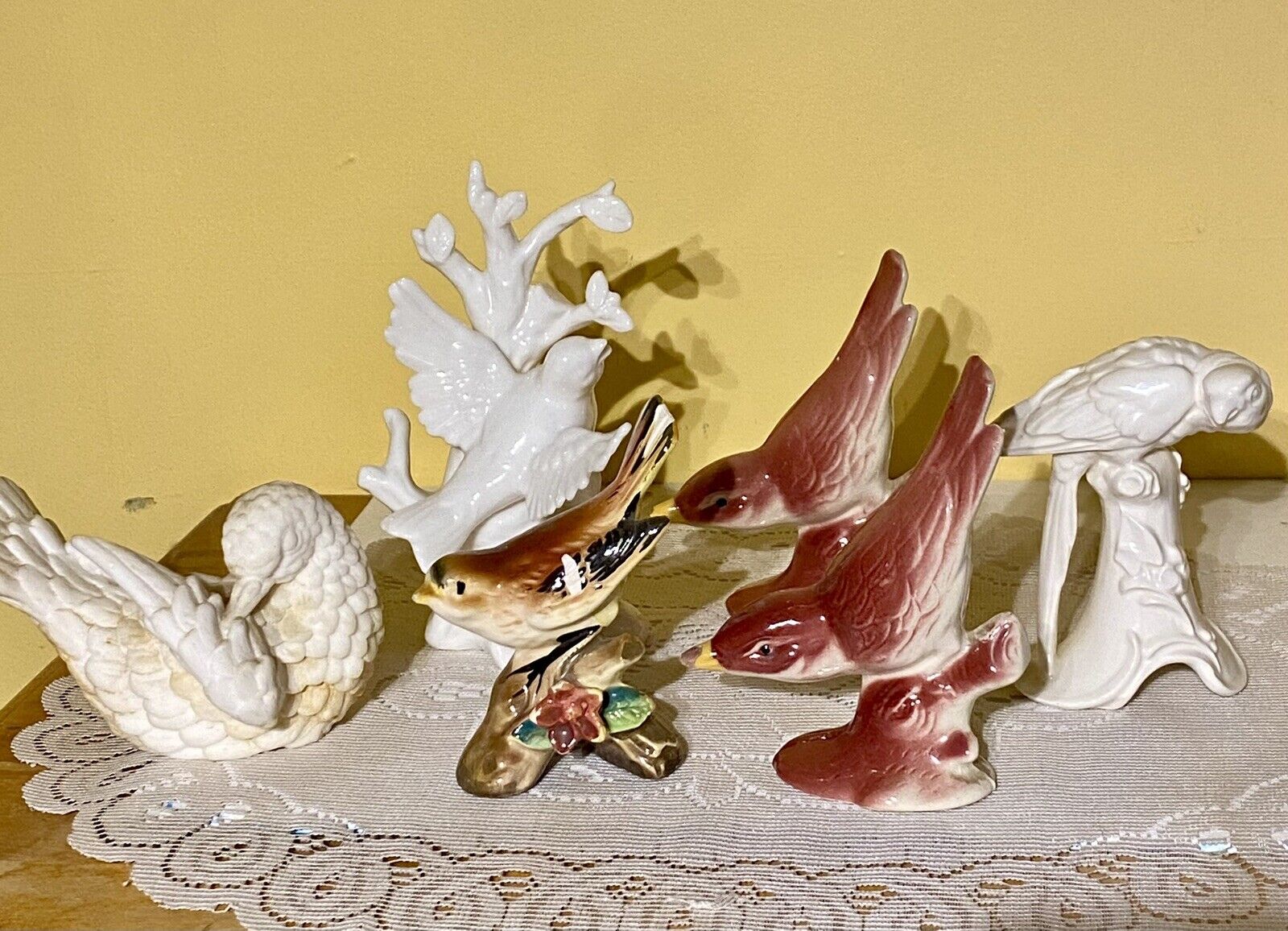 Lot of 6 Vintage Porcelain Ceramic Birds. One Made In Italy, One Made In Germany