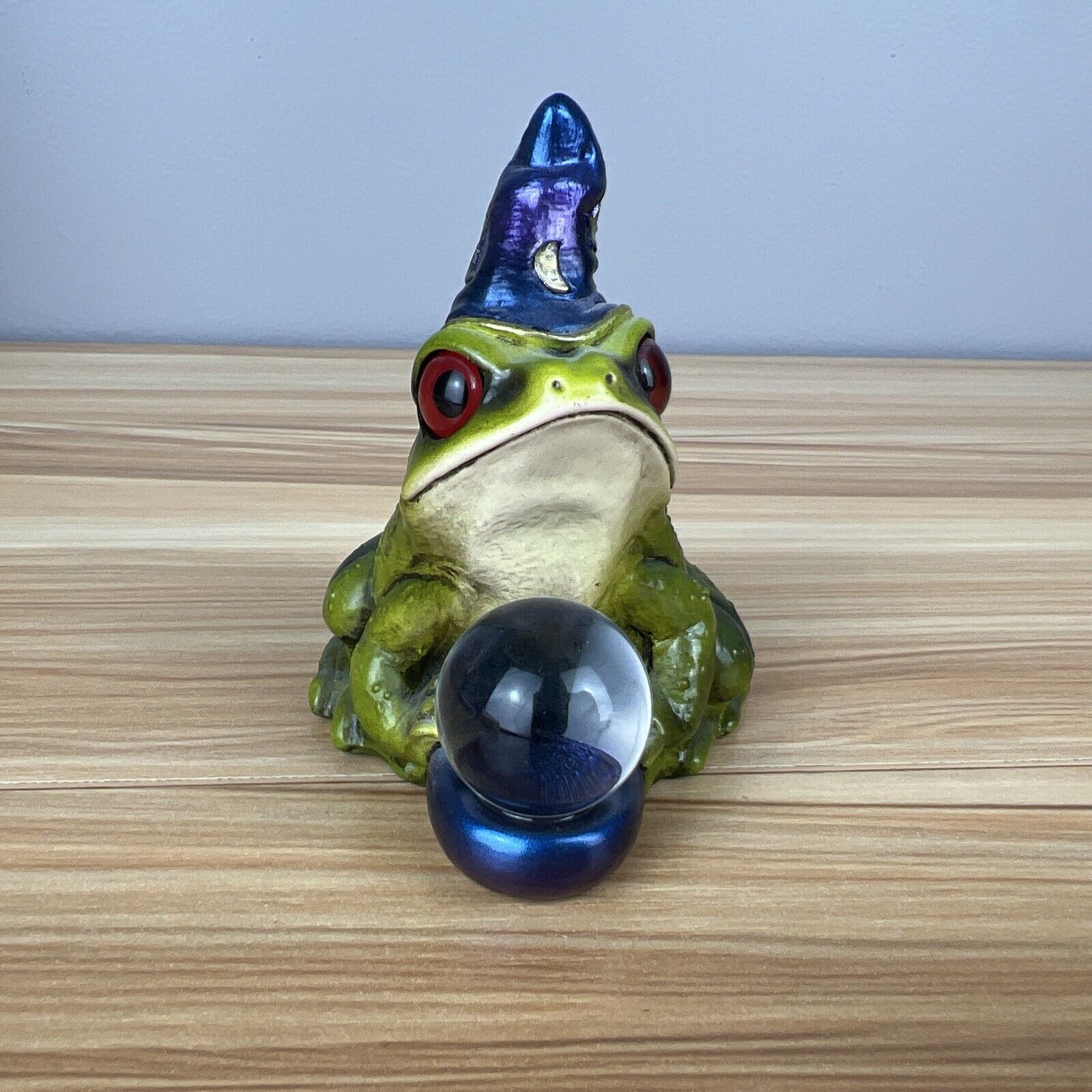 Windstone Editions WIZARD FROG with Crystal Ball 1994 by M. Pena