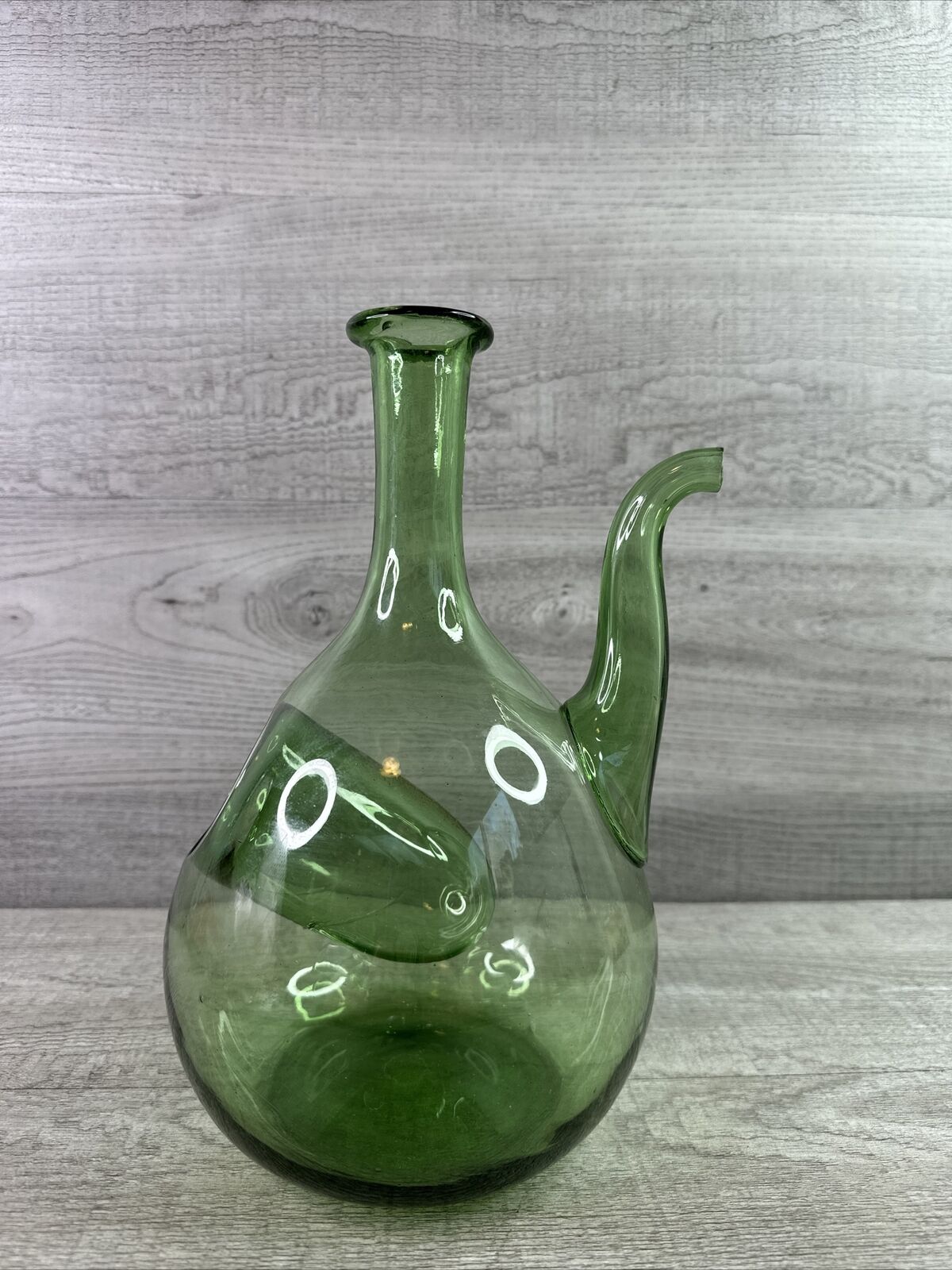 Vintage Unbranded Green Hand Blown Glass Wine Decanter w/Ice Chamber 11\