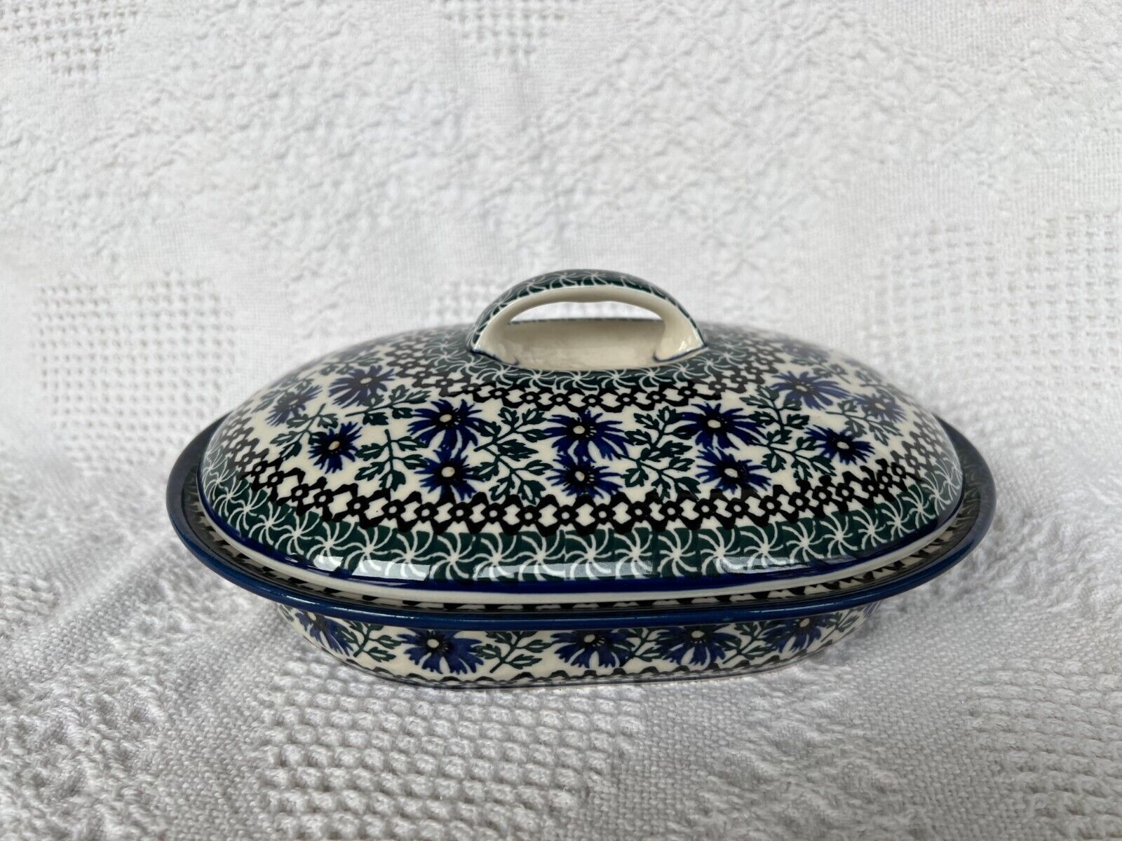 Polish Pottery - Casserole with Lid - Boleslawiec - NEW - Hand painted-BEAUTIFUL