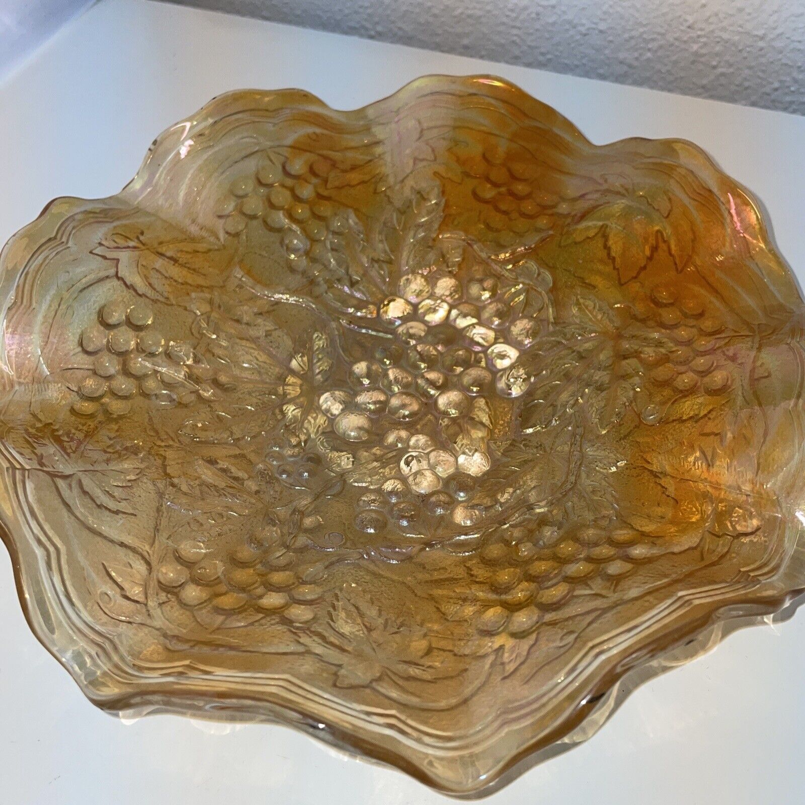 Carnival Glass decorative grapes design bowl 81/2”