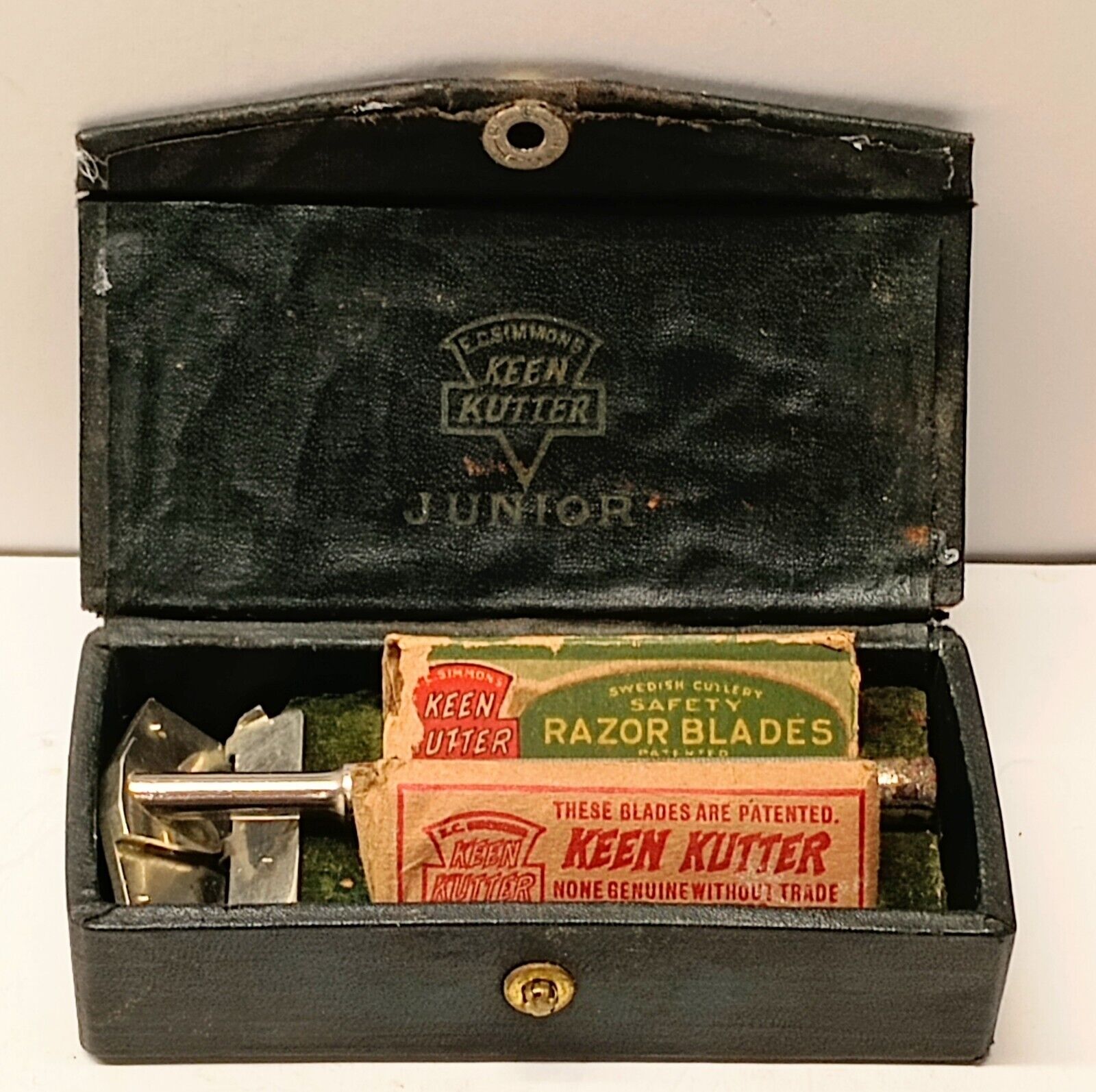 Vintage Simmons Keen Kutter Jr Safety Razor / With Original Case & Razors