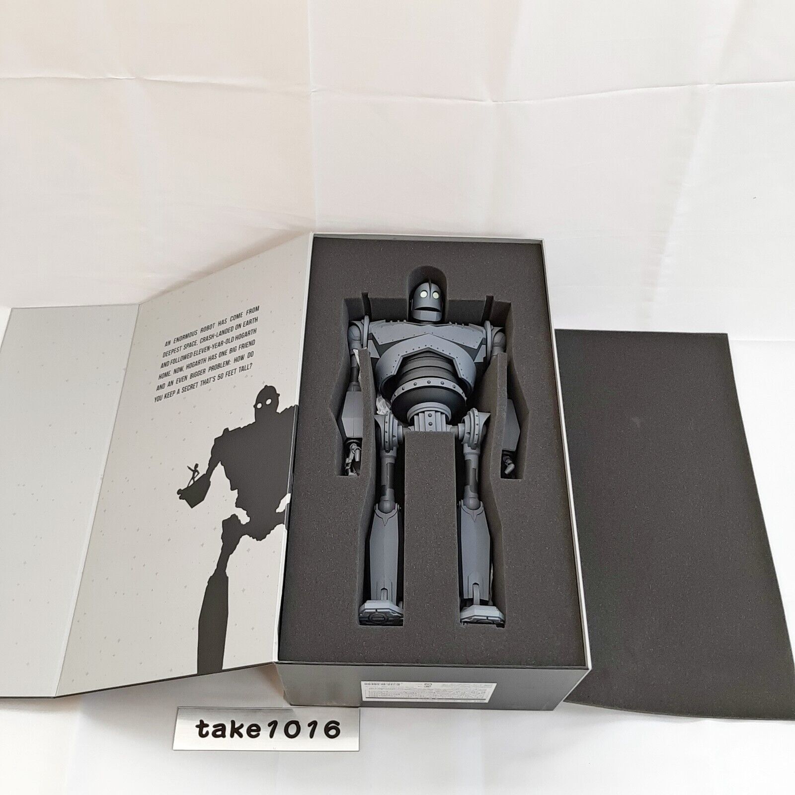 Used Boxed Mondo Art Collection The Iron Giant Deluxe Figure Rare