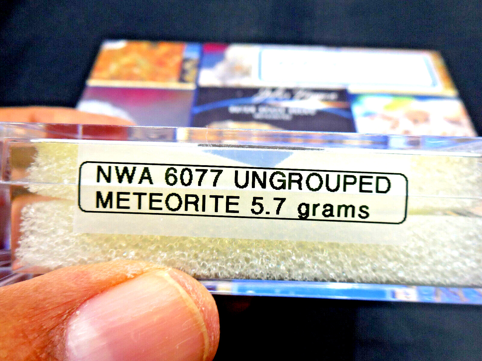 RARE - 5.7 gram - NWA 6077 (Achondrite -ung) METEORITE slice - 2008 find