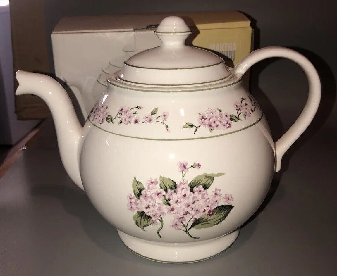 Martha Stewart Everyday Hydrangea Tea Pot 6 Cup Floral Green Trim Fun