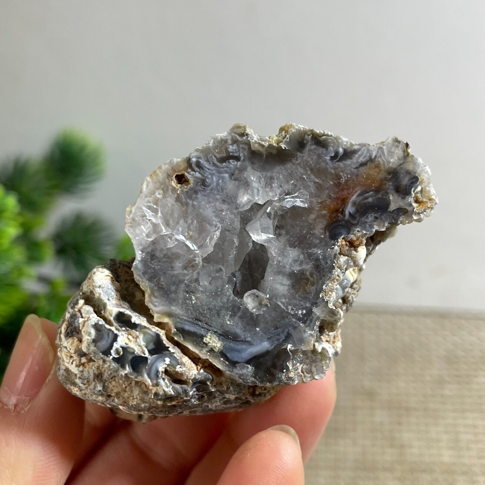 68g Natural beautiful agate crystal cave gem specimen Healing h327