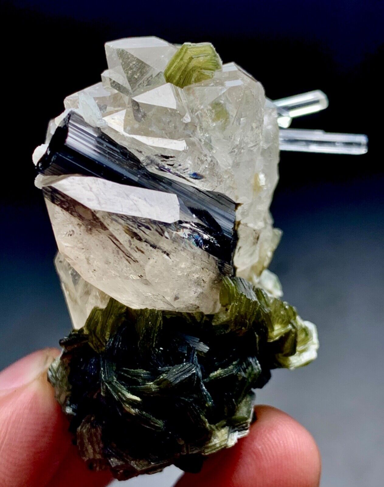 350 Carat Aquamarine Crystal Combine With Tourmaline Mica And Quartz From Pak