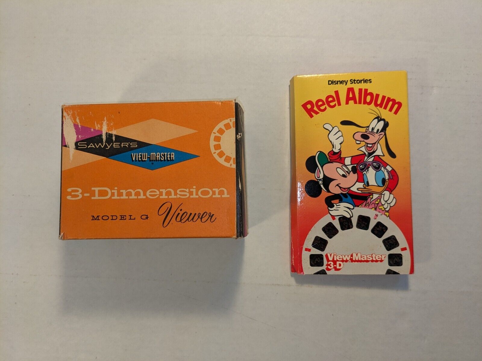 Vintage Sawyer View-Master Model G in box Stereo Viewer with 18 Disney reels