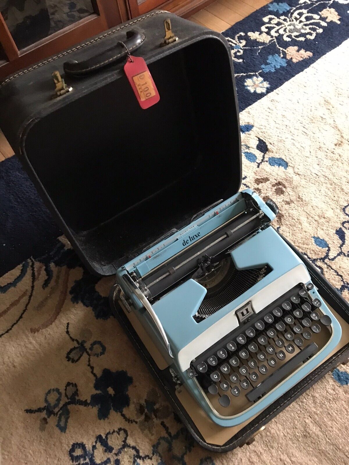 1950s Robin Egg Blue Underwood Golden Touch Leader Portable Typewriter w/Case