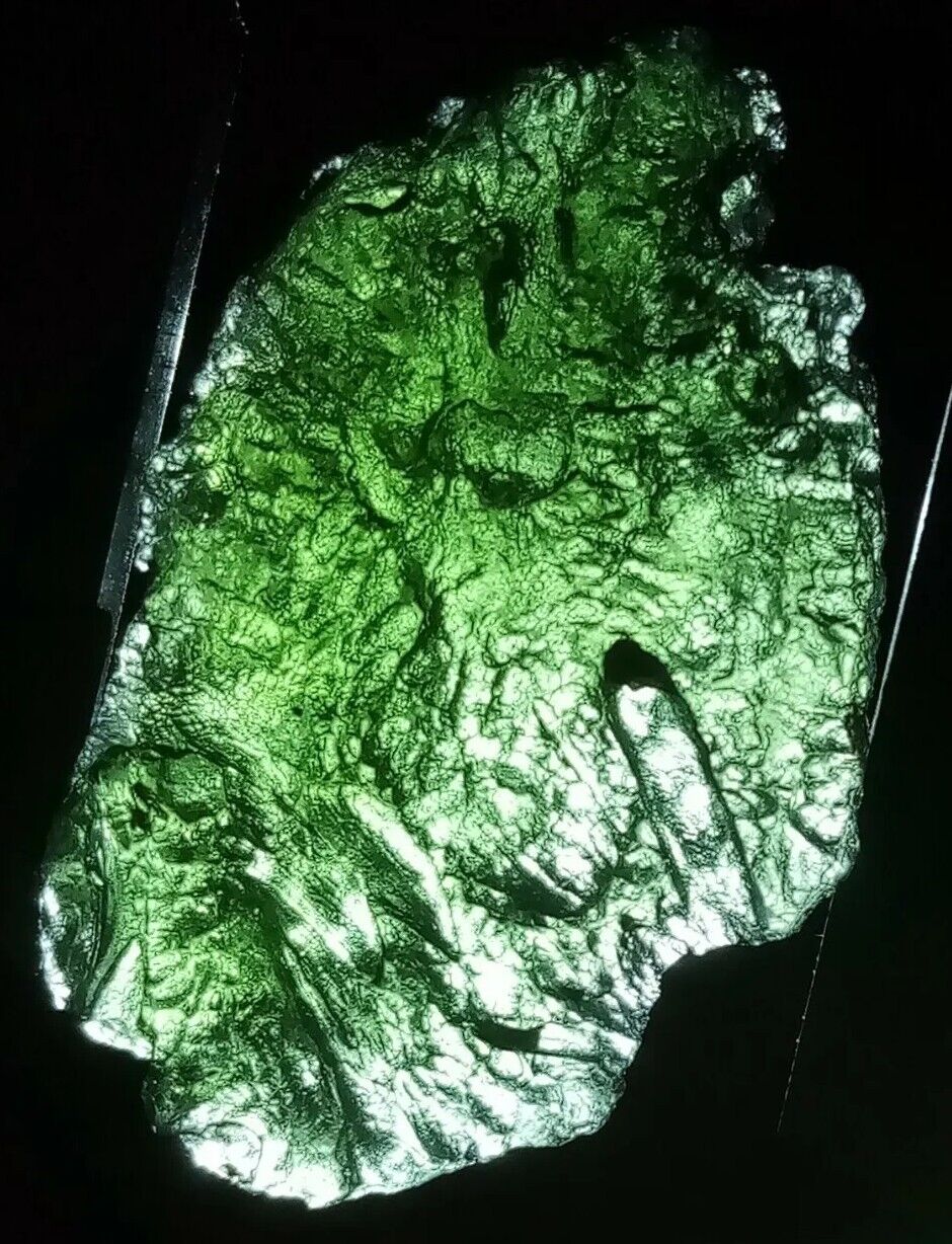 AAA+ Perfect Genuine MOLDAVITE Meteorite Impact Green Tektite 48.2 cts Chlum