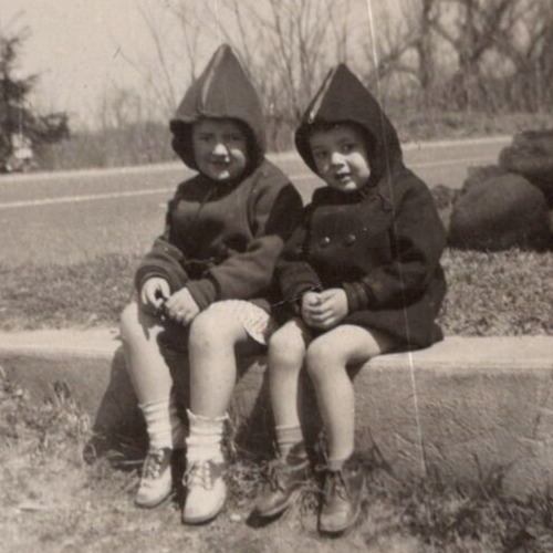 3R Photograph Girls Sister Portrait Hoods Friends 1930-40\'s
