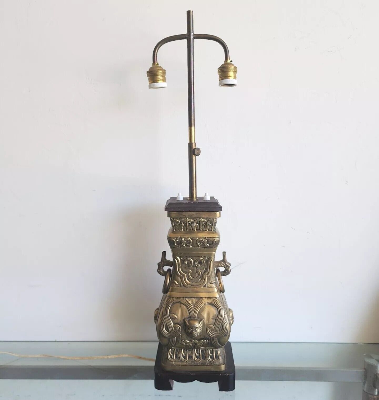 Vintage James Mont Style Asian Brass Table Lamp Urn Chinese Shang Dynasty 1950