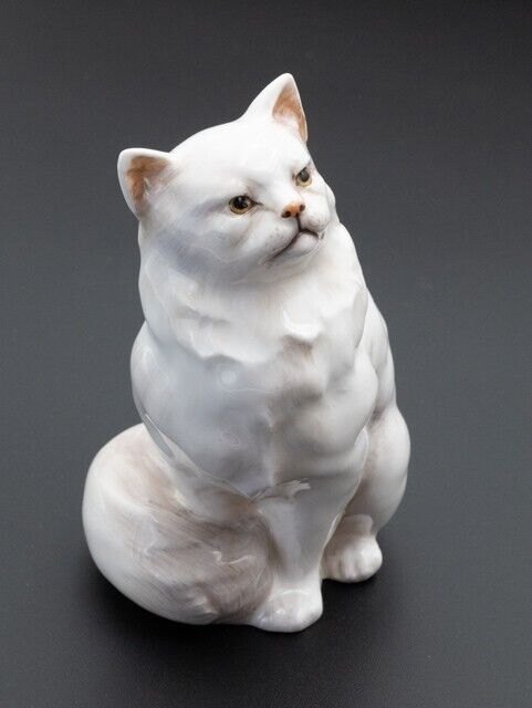 Royal Doulton - Persian Cat Figurine - HN2539