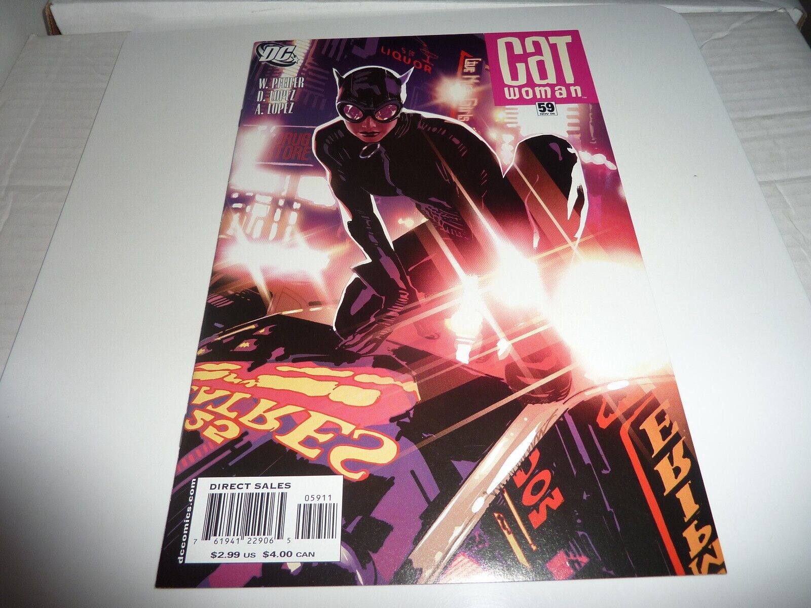 CATWOMAN #59 DC Comics 2006 Adam Hughes Cover NM- 9.2