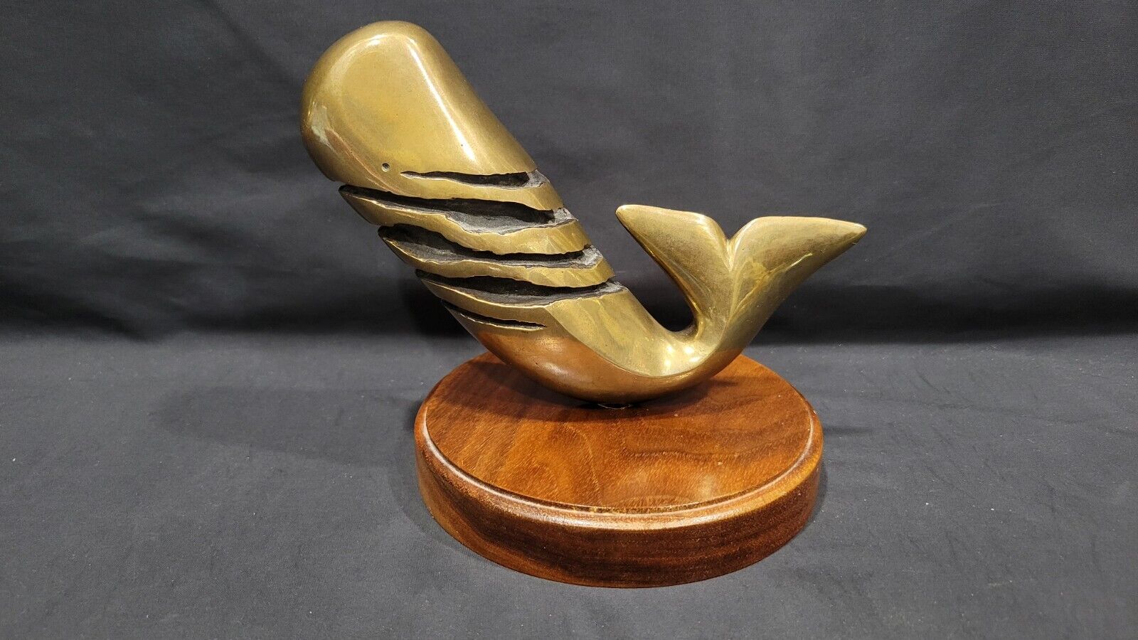 Vintage 1985 BRONZE SCULPTURE OF A WHALE, Signed JBH, Numbered 26/50