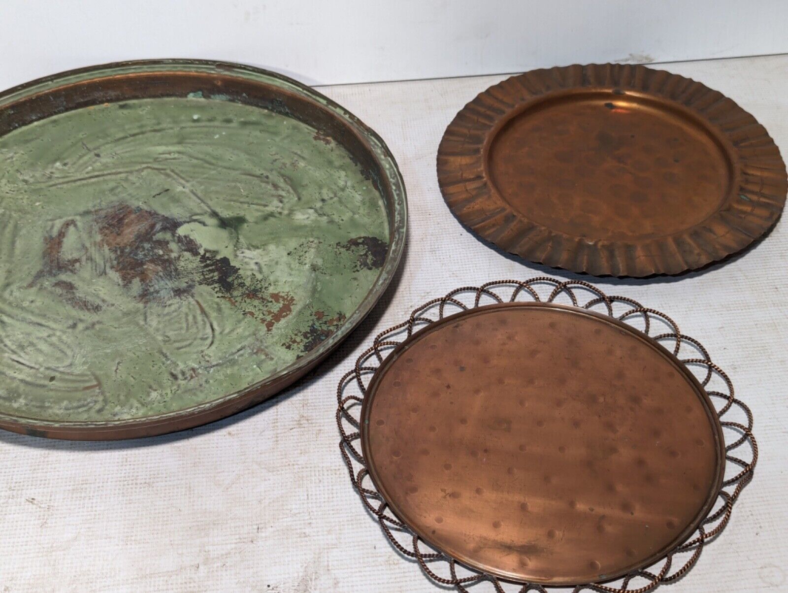 Lot of 3 vintage round copper trays: 17, 12, and 11.5 Inches In Diameter