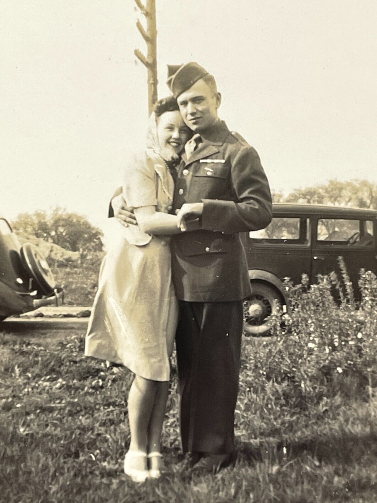 W2 Photograph Cute Couple Handsome Military Man Beautiful Woman 1940s Brookfield