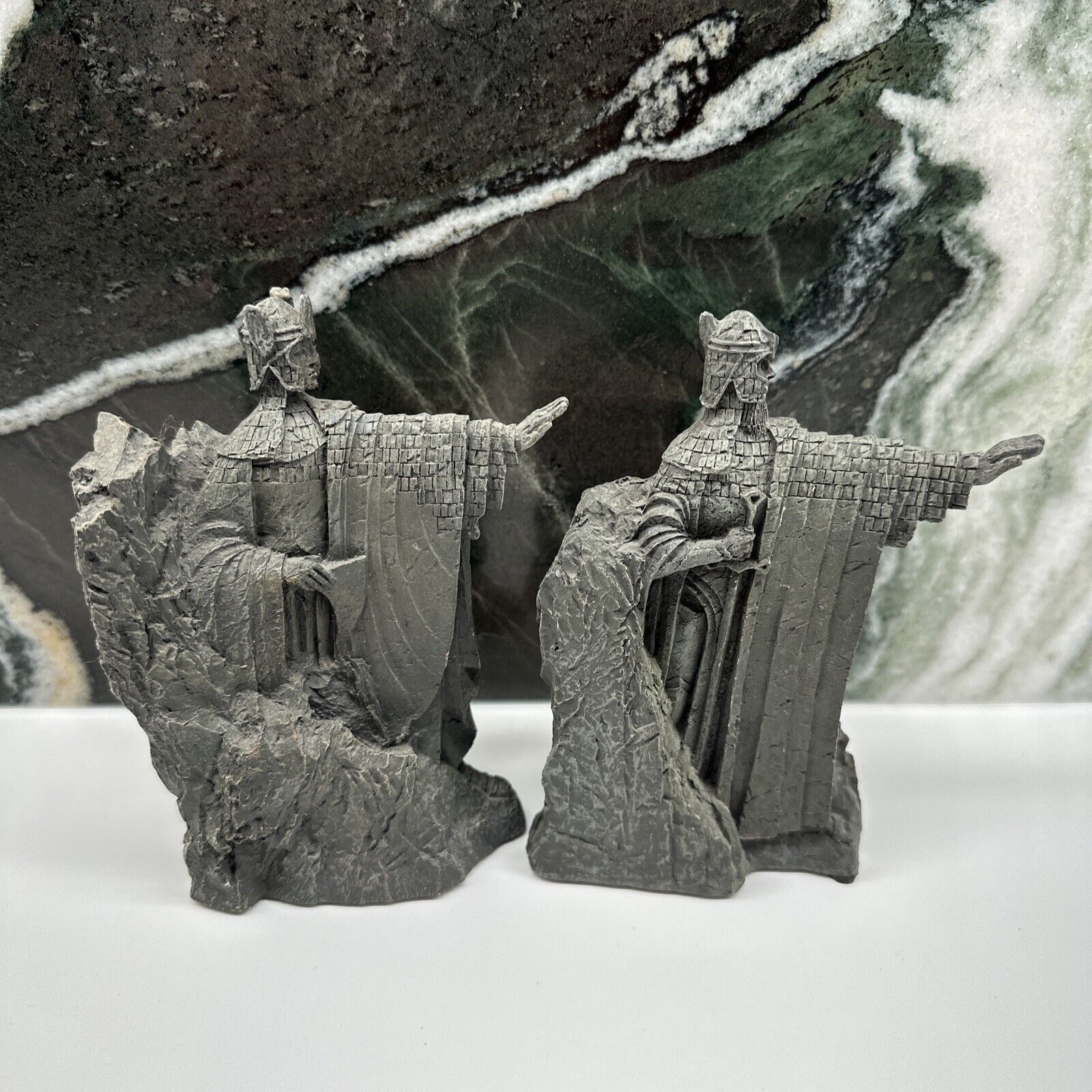 Lord of the Rings The Argonath Bookends 6\