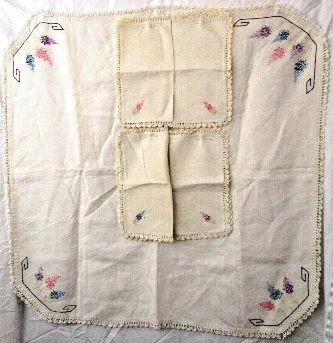 Table Cloth 4 Napkins Vintage Handmade Small Creme Embroidered Grapes