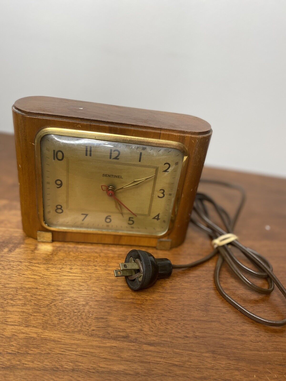 Vintage 1946 Arlington Sentinel Clock Wood Electric Art Deco Working 