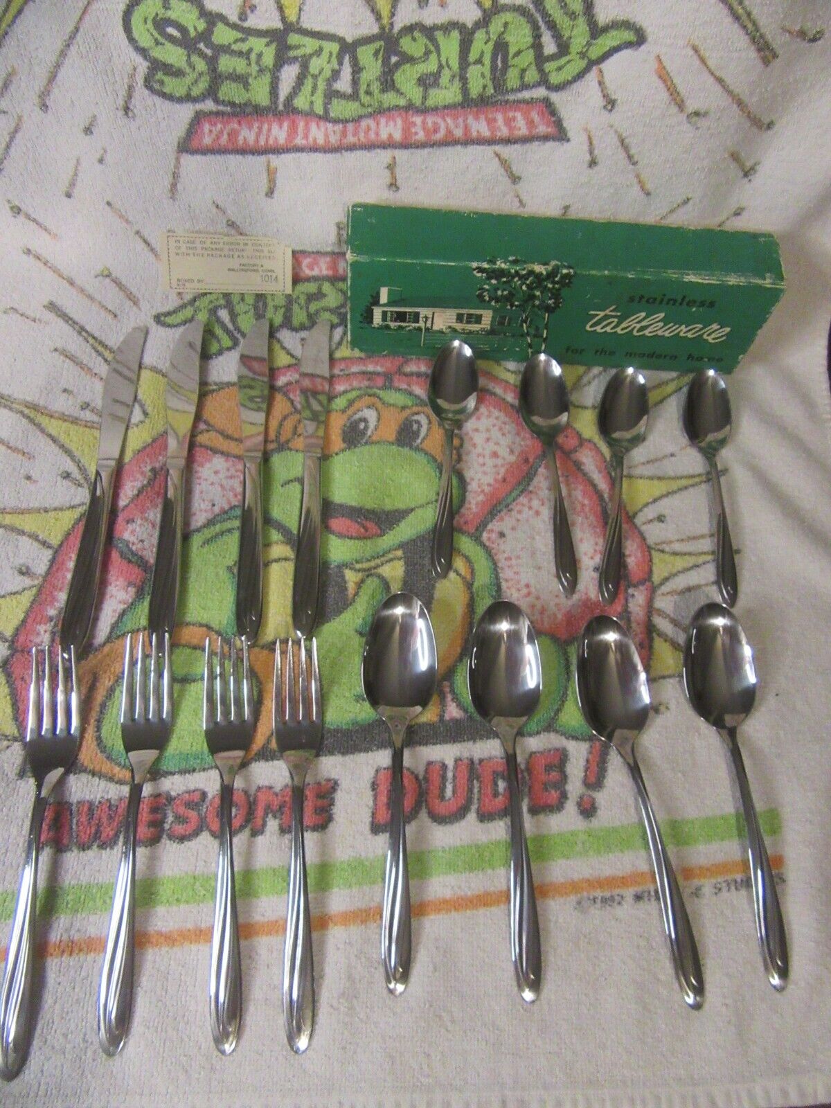 Superior Stainless Set/Lot of 16 Silverware