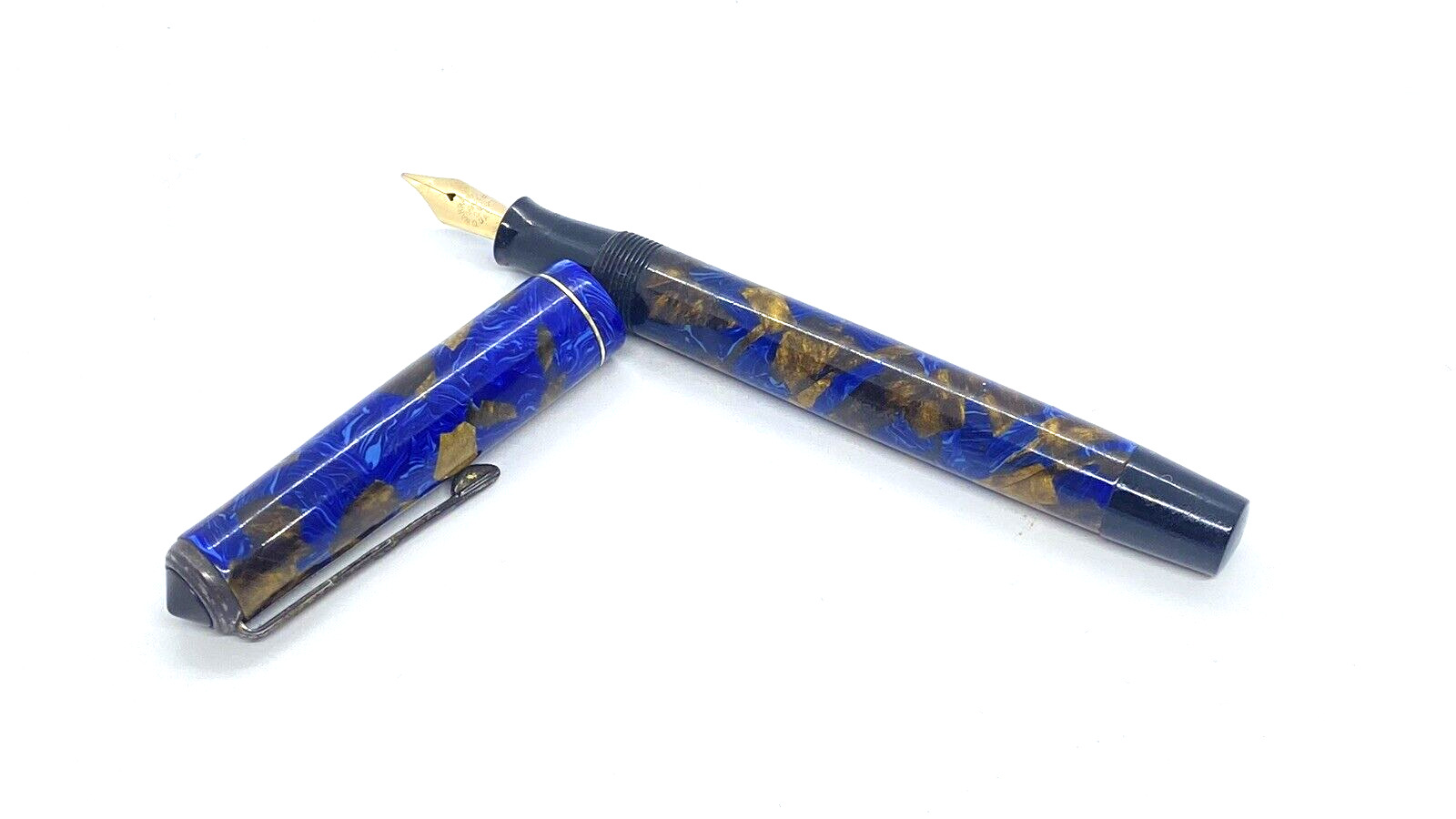 BRITISH MADE PEN IN TORQUOISE MARBLE 14K BROAD NIB MADE IN ENGLAND