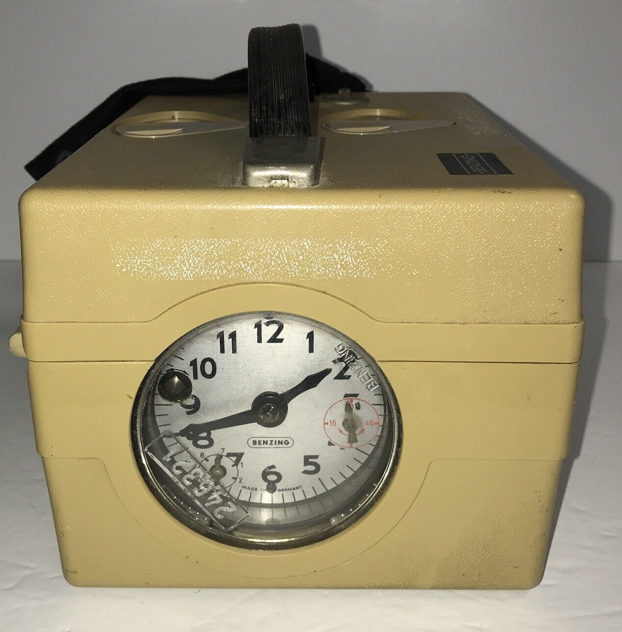 Vintage German Benzing Oak Plastic Cased Pigeon Clock Timer