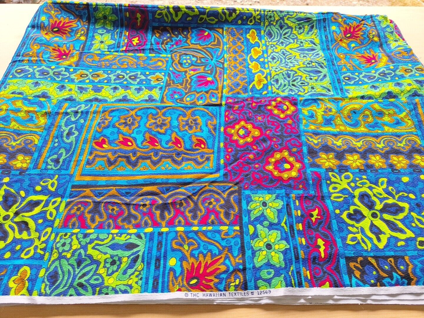 Vintage THC Hawaiian Textiles Crepe Barkcloth Vibrant 1970’s Floral 5.8 yds  44\