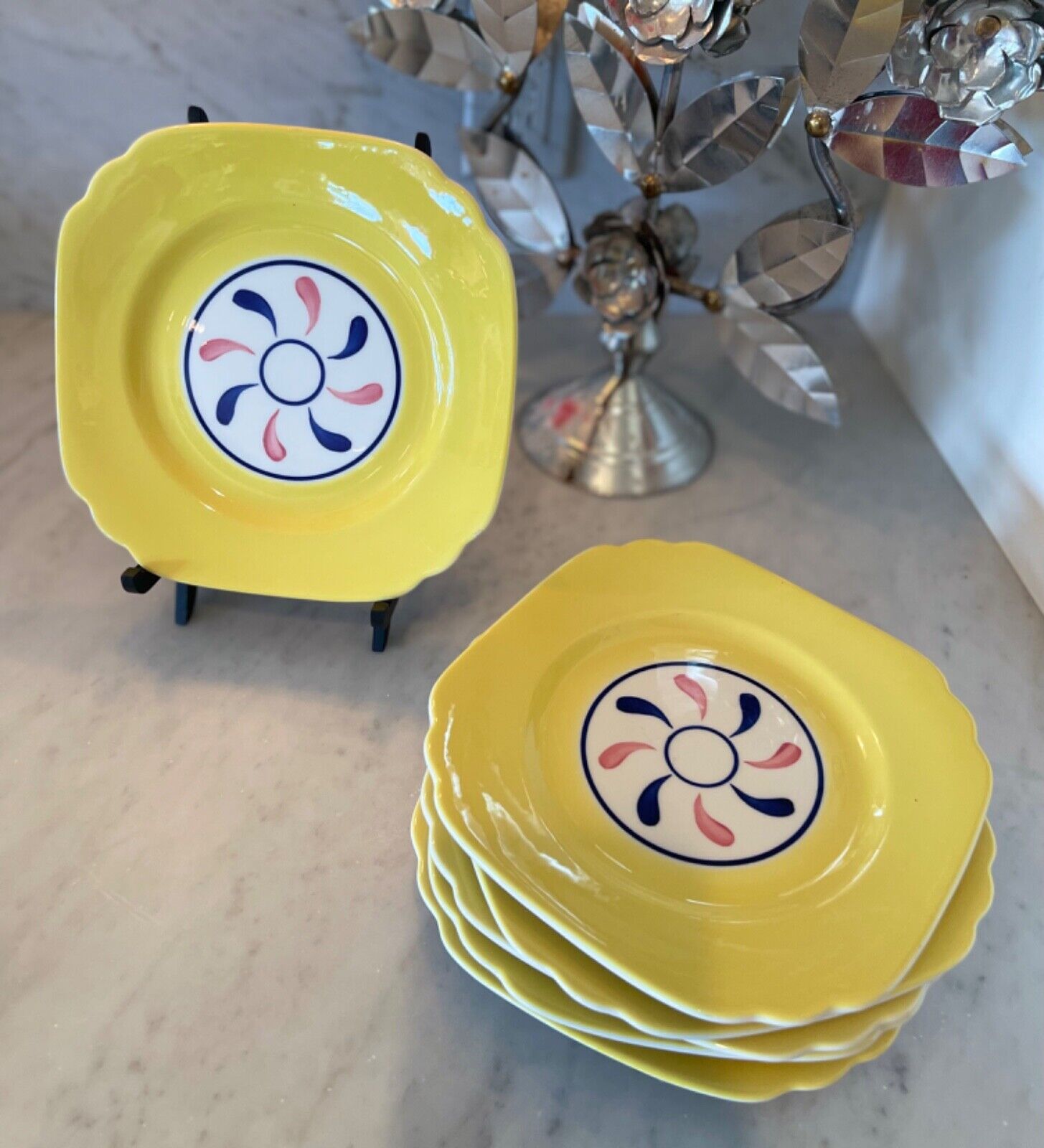 Mid-Century Modern Syracuse China Yellow Pinwheel Plate Set (6)