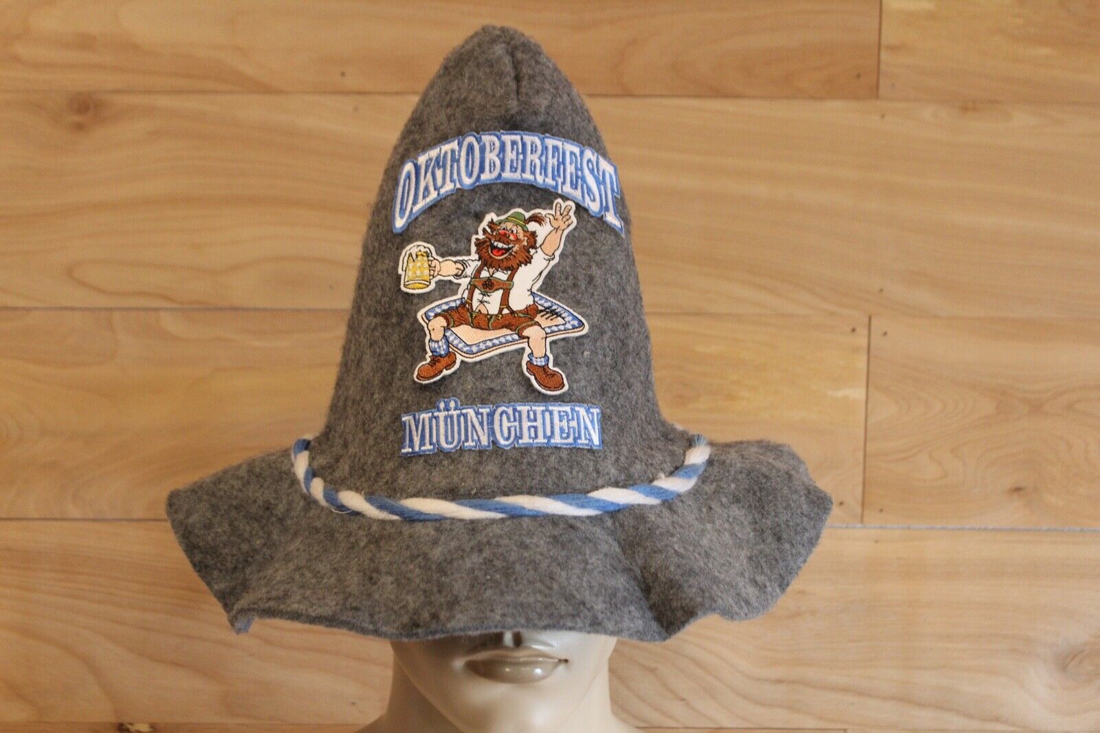 Vintage German Munchen Oktoberfest Wool Felt Hat One Size