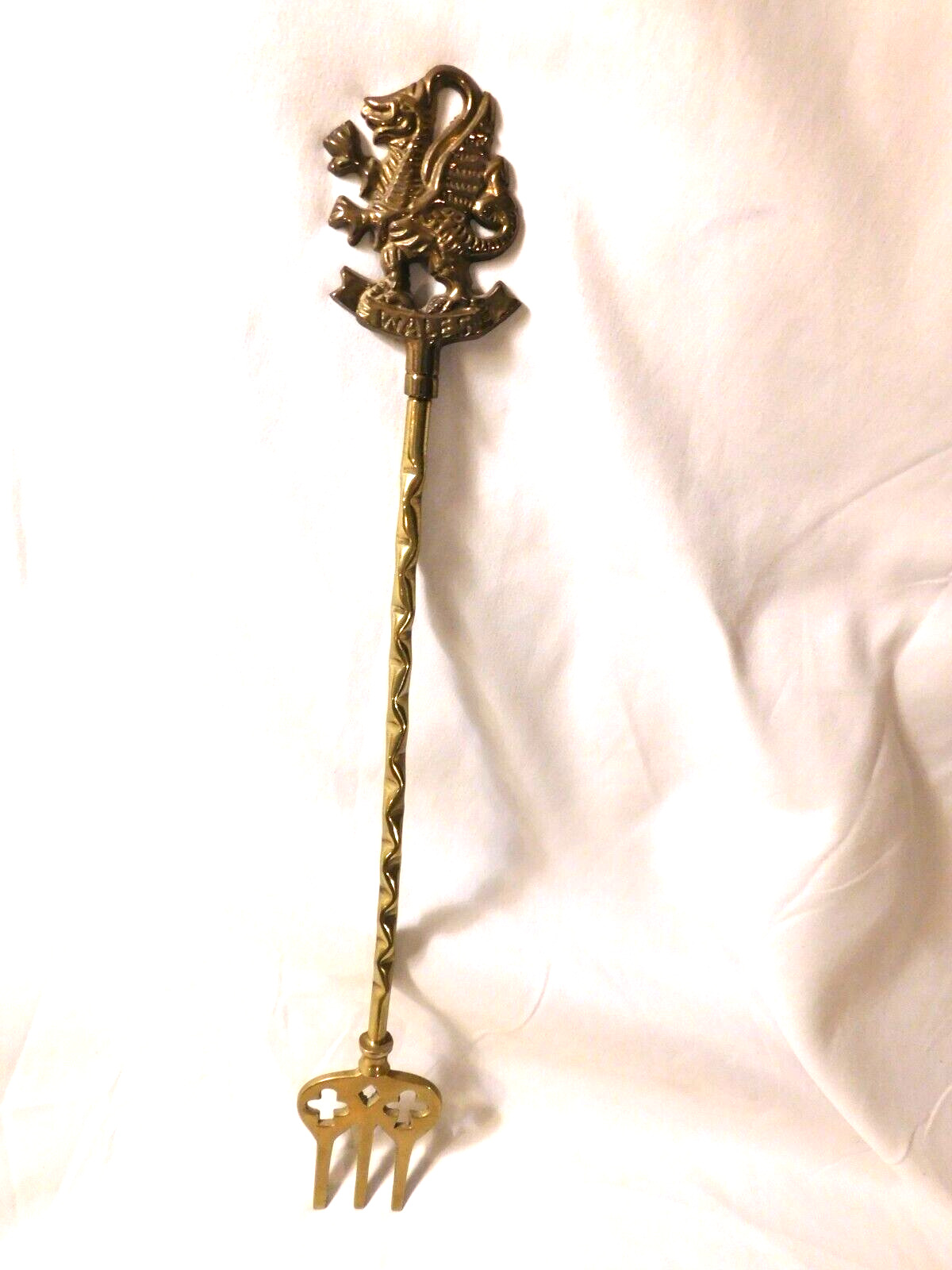 ANTIQUE BRASS TOASTING FORK WALES WELSH DRAGON ON HANDLE