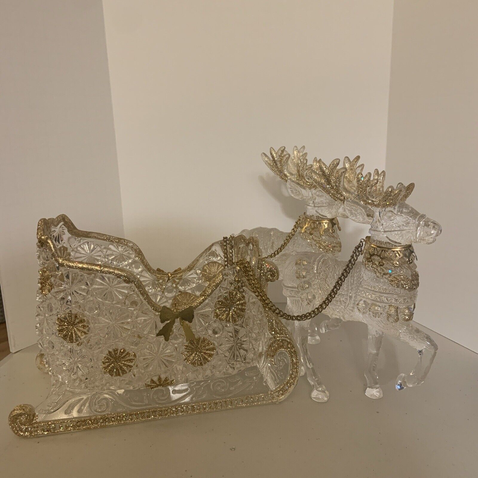 Vtg Large Acrylic Christmas Sleigh & Reindeer Detailed Crystal Look Gold Accents