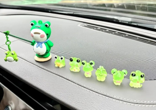 Miniature Frog and Friends set 7 pack